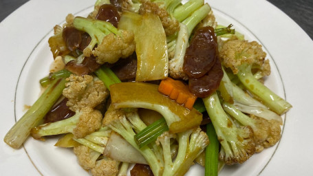 Stir-Fried Cauliflower With Chinese Sausage Là Wèi Cài Huā