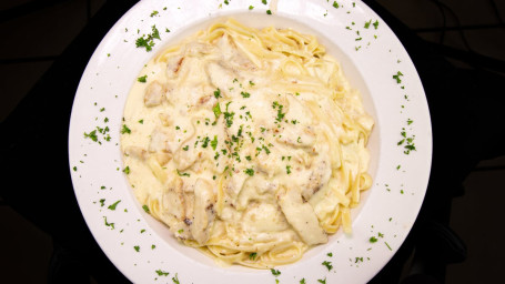 Luca's Alfredo