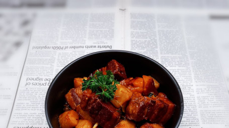 Xiǎo Wǎn Tǔ Dòu Hóng Shāo Ròu Braised Pork Belly W Potato